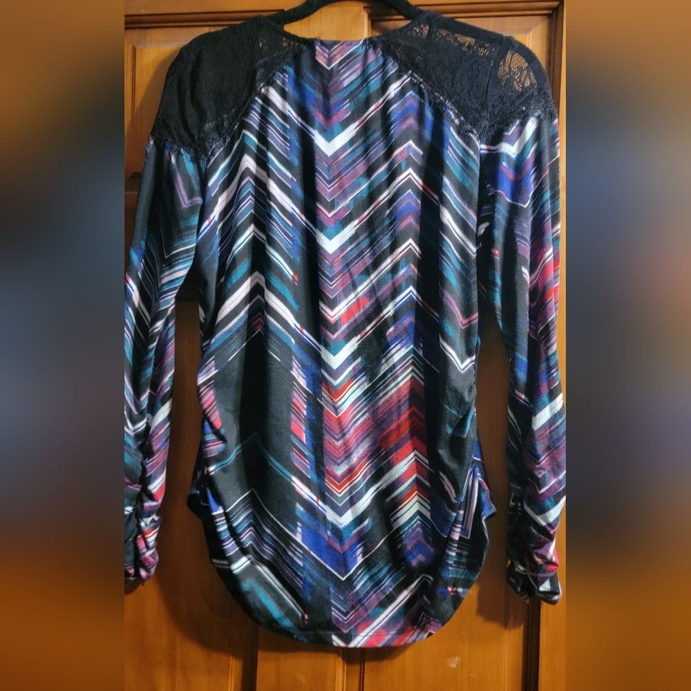 Top - Picture 2 of 3